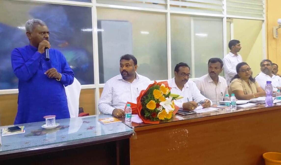 ರಾಜ್ಯ ಸರ್ಕಾರದ ಯೋಜನೆಗಳನ್ನು ಕ್ಷೇತ್ರದ ಅರ್ಹ ಕುಟುಂಬಗಳಿಗೆ ಸಮರ್ಪಕವಾಗಿ ತಲುಪಿಸಲು ಶ್ರಮವಹಿಸಬೇಕು ಶಾಸಕ ಎಸ್ ಟಿ ಸೋಮಶೇಖರ್