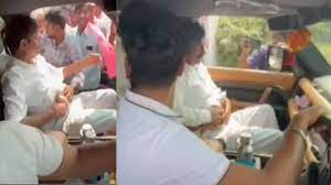 ಚುನಾವಣಾ ಪ್ರಚಾರದ ವೇಳೆ ಸಂಸದರಿಗೆ ಚಾಕು ಇರಿತ