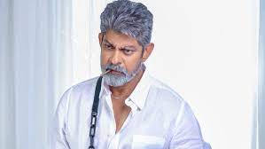 ಬದುಕಿ ಬದುಕಲು ಬಿಡಿ ಎಂದು ಬೇಸರದ ಪೋಸ್ಟ್ ಹಂಚಿಕೊಂಡ ನಟ ಜಗಪತಿ ಬಾಬು