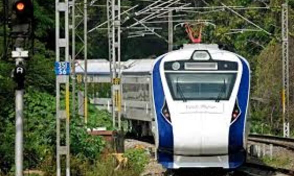 ವಂದೇ ಭಾರತ್‌ ರೈಲು ಹಳಿಯ ಮೇಲೆ ಕಲ್ಲು – ತಪ್ಪಿದ ಅನಾಹುತ!