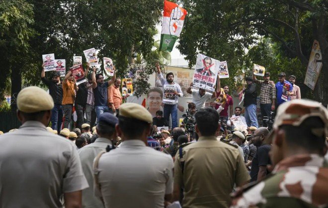 Gyanesh Kumar Agra residence Congress protest and arrests