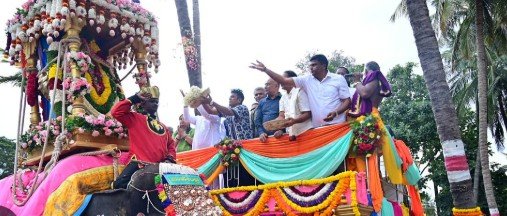 Srirangapatna Dasara 2026 with Mahendra elephant and golden howdah procession