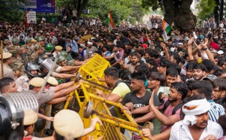 Women journalists covering a protest at Jantar Mantar as Delhi Police face sexual harassment allegations