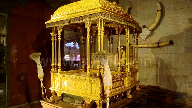 Goddess Chamundeshwari&rsquo;s ceremonial idol in the golden howdah during the Mysore Dasara Jamboo Savari procession