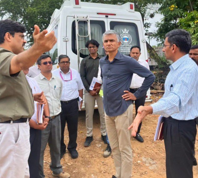 Krishna Byre Gowda inspects Bengaluru Metro construction and road conditions