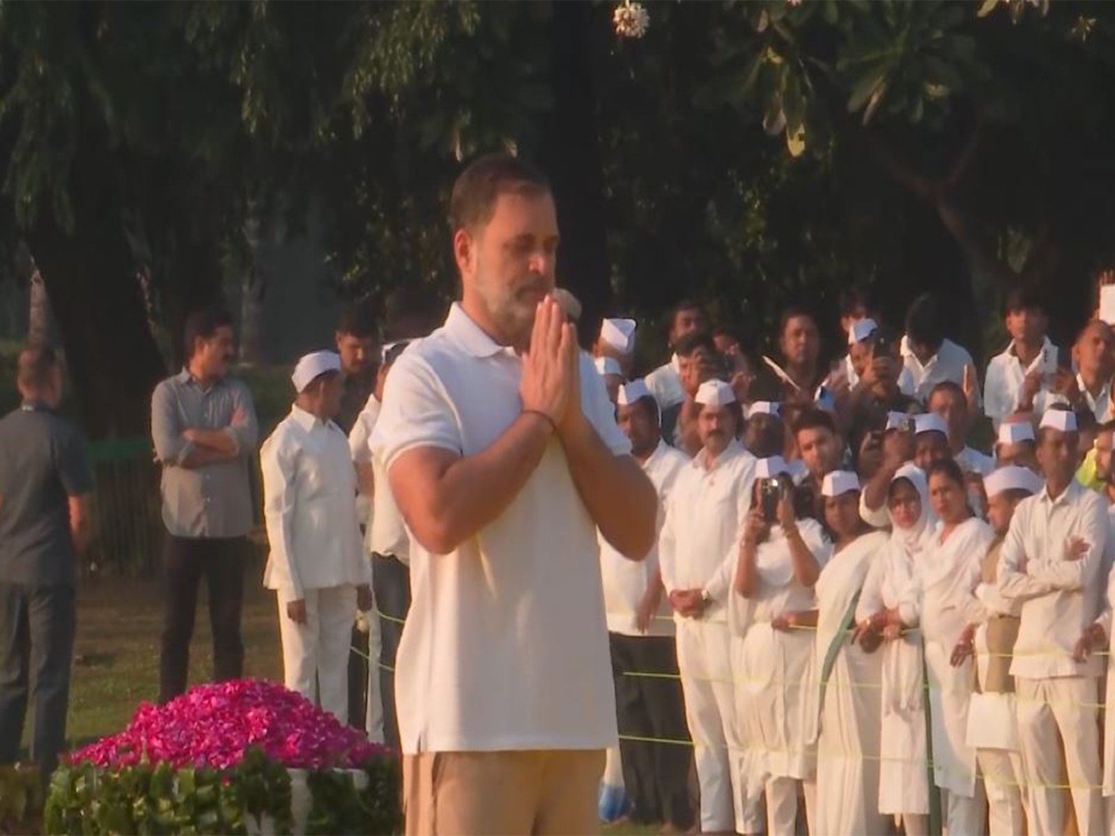 Congress leaders pay tribute to Indira Gandhi at Shakti Sthal on her 42nd death anniversary