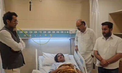Rahul Gandhi and media scrum during Delhi SIR protest amid journalist's allegation Image caption: Journalist Richa Parashar has alleged that she was pulled and pushed during the SIR protest; Congress has denied the claim.