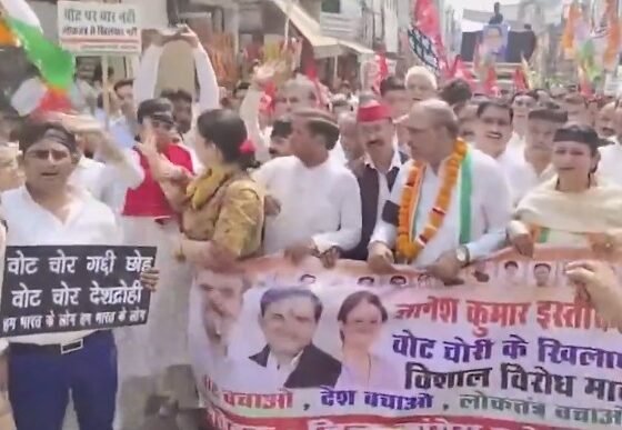 Congress women leaders Parag Sharma and Gajna Lamba during a protest in Faridabad