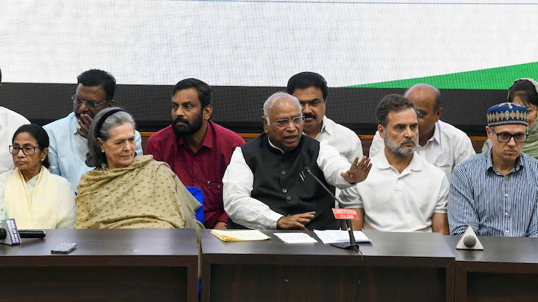 Sonia Gandhi Mallikarjun Kharge Rahul Gandhi Mamata Banerjee at INDIA bloc meeting in Delhi
