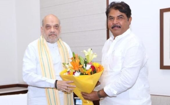 R Ashoka and Amit Shah amid Karnataka BJP leadership discussions